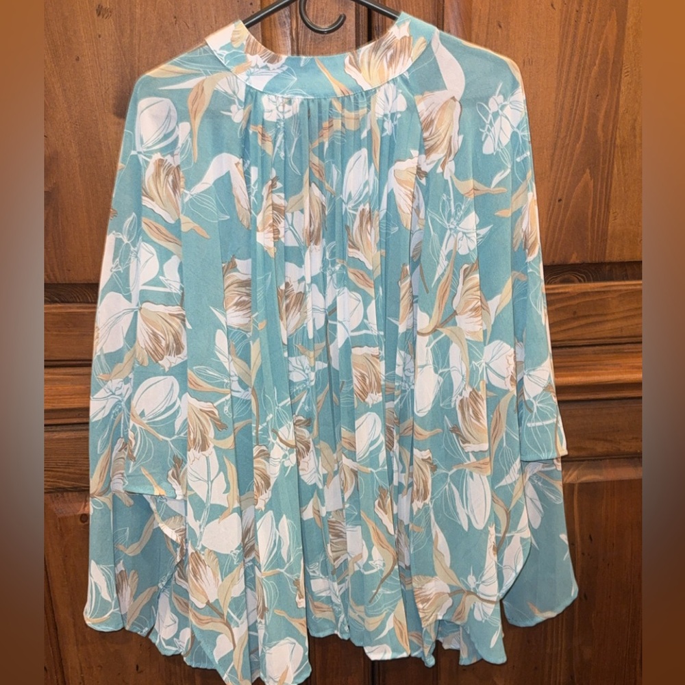 Elegant Floral Blouse in Blue and White